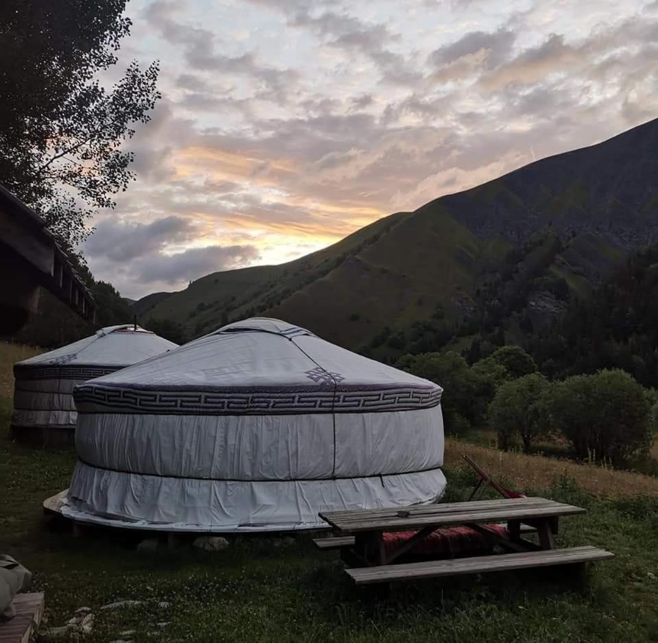 Le Domaine Du Trappeur Otel Saint-Sorlin-dʼArves Dış mekan fotoğraf